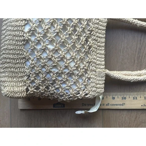 Straw Woven Women's Small Tote Bag With Zipper Natural Tan Beach Pool Shopping - Picture 4 of 8